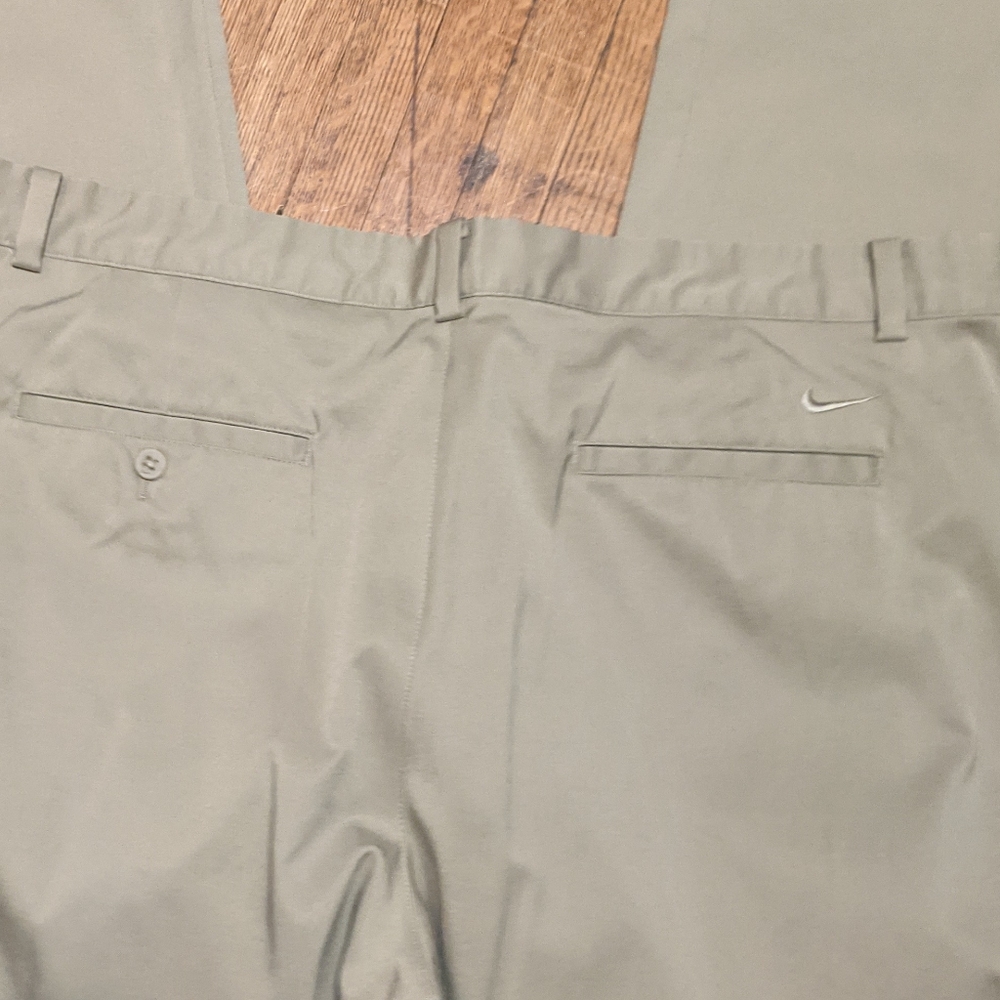 Nike Golf 40x32